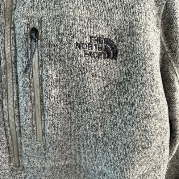 The North Face Men's Medium Grey Heather Sweater Fleece Size XL (M1) - Picture 2 of 10